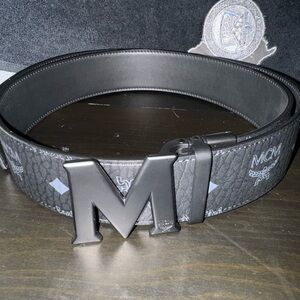 Men’s reversible MCM belt (professionally cut for a better fit). 100% authentic